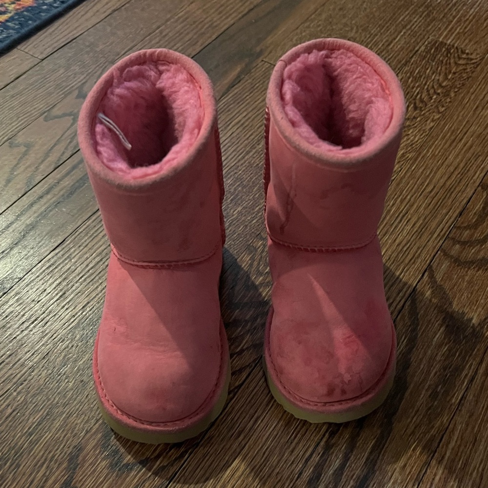Classic weather short II toddler Uggs
